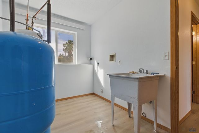 13656 LOST CAVE RD, Keystone, SD 57751