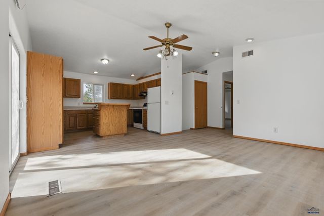 13656 LOST CAVE RD, Keystone, SD 57751