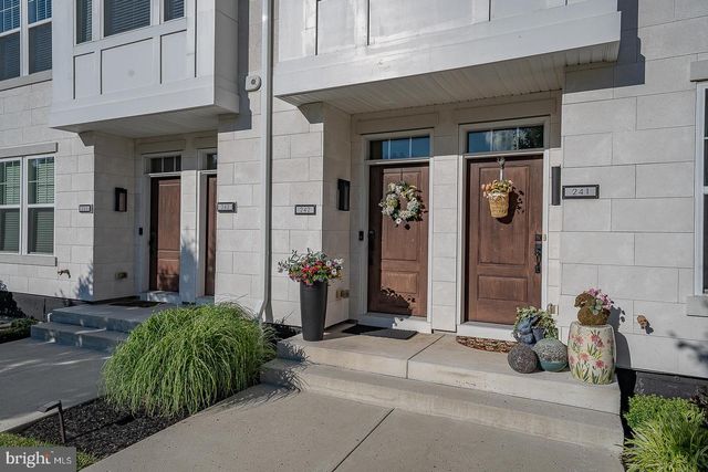 242 CHARLES ELLIS DR, Newtown Square, PA 19073