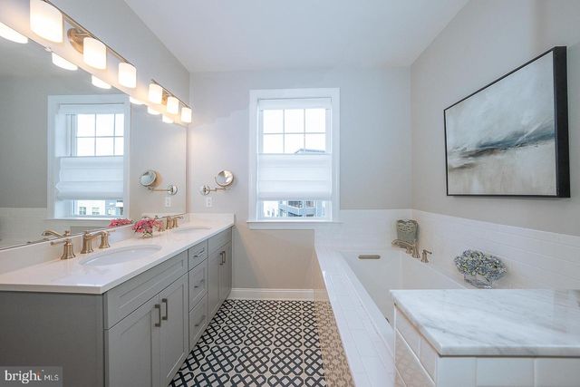 242 CHARLES ELLIS DR, Newtown Square, PA 19073