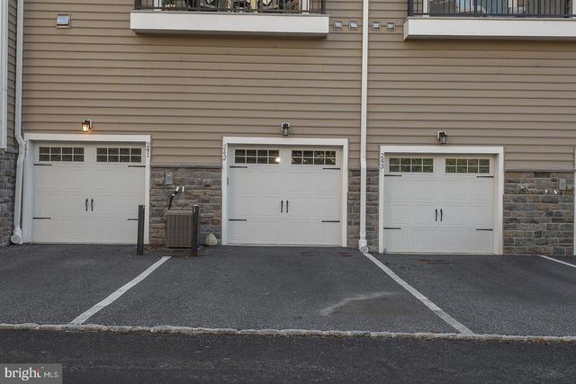 242 CHARLES ELLIS DR, Newtown Square, PA 19073