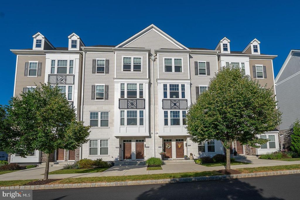 242 CHARLES ELLIS DR, Newtown Square, PA 19073
