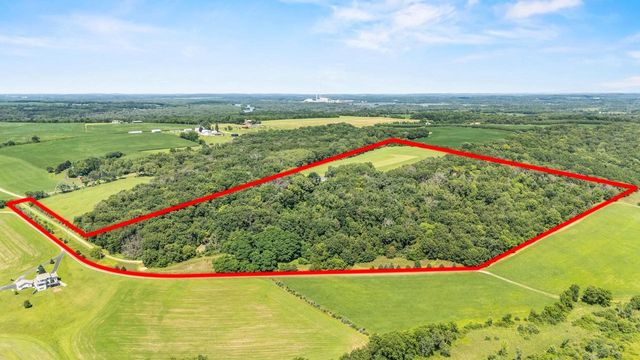 N4636 County Road V, Poynette, WI 53955