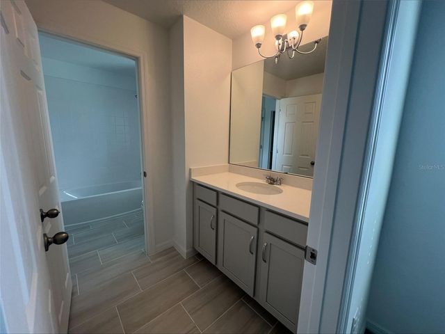 462 THOMPSON VILLAGE AVENUE, Apopka, FL 32703