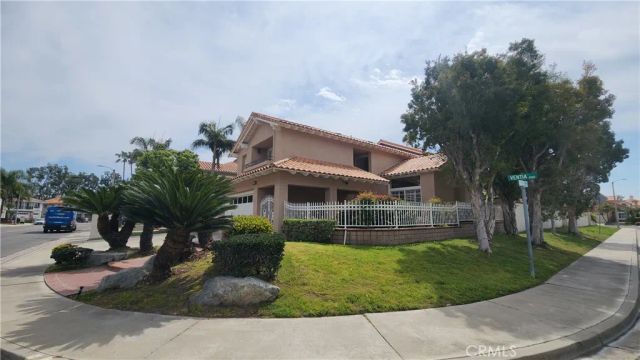 2162 Ventia, Tustin, CA 92782