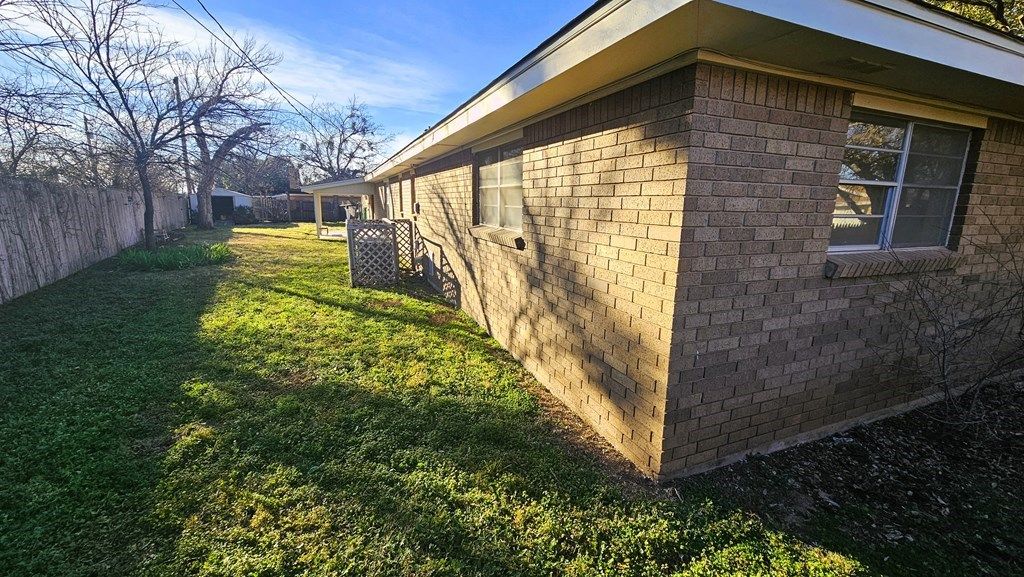 Image 13 of property listing at 237 Edgewood Dr, San Angelo, TX 76904