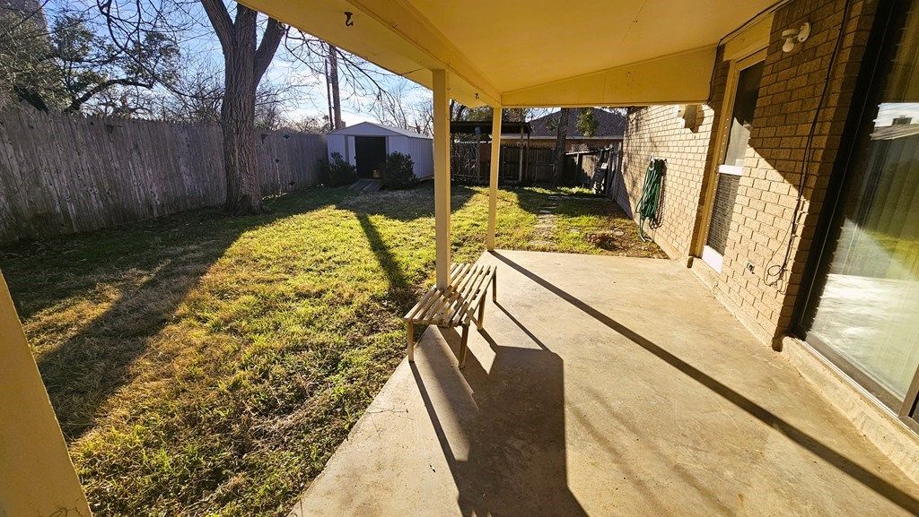 Image 15 of property listing at 237 Edgewood Dr, San Angelo, TX 76904