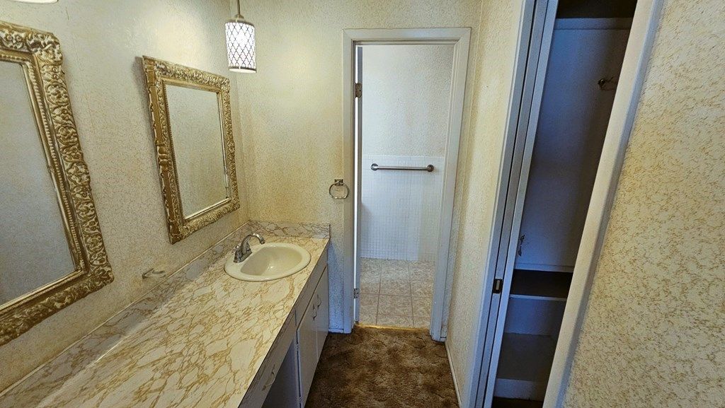 Image 7 of property listing at 237 Edgewood Dr, San Angelo, TX 76904