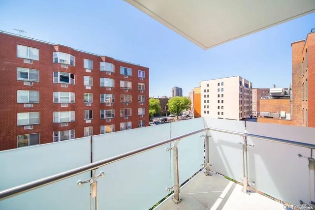136-80 41st Avenue 7H, Flushing, NY 11355