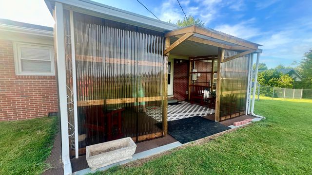 372 Southland Drive, London, KY 40744