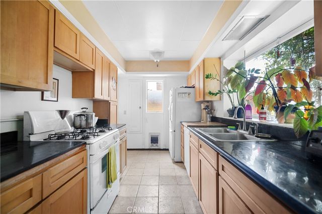 2511 W 5th, Los Angeles, CA 90057