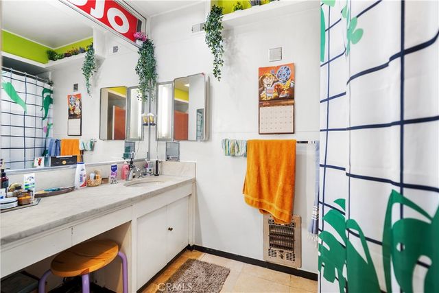 2511 W 5th, Los Angeles, CA 90057