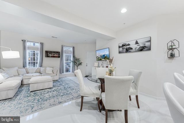 6908 KONA DR, Gainesville, VA 20155