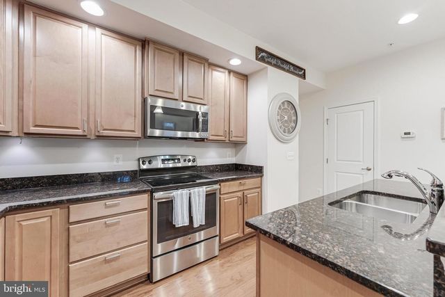 6908 KONA DR, Gainesville, VA 20155