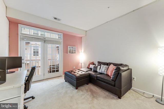 6908 KONA DR, Gainesville, VA 20155