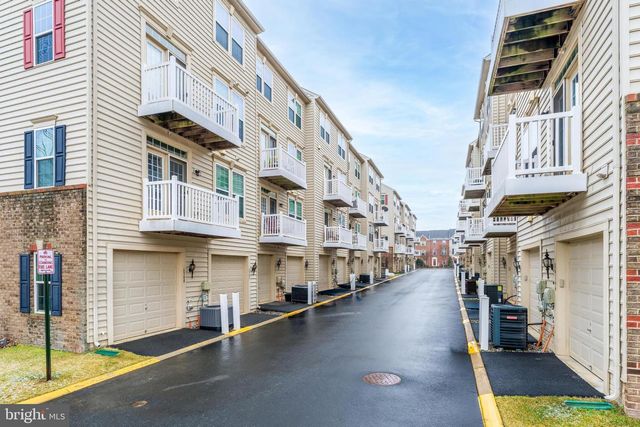 6908 KONA DR, Gainesville, VA 20155