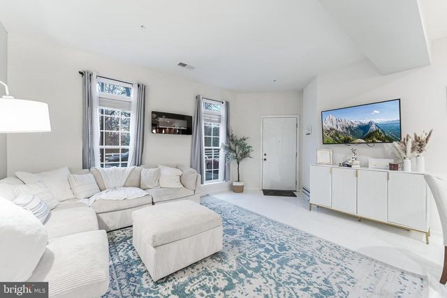 6908 KONA DR, Gainesville, VA 20155