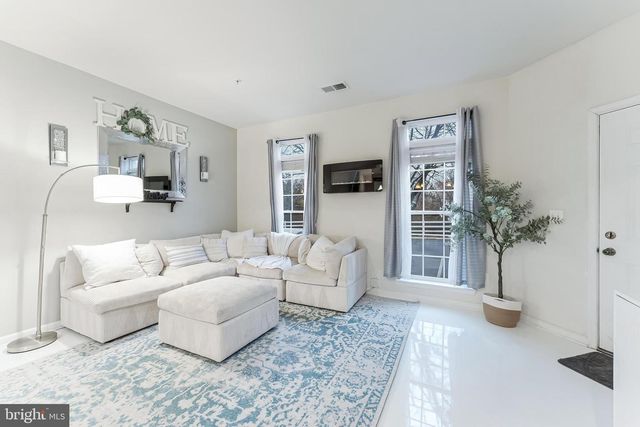 6908 KONA DR, Gainesville, VA 20155