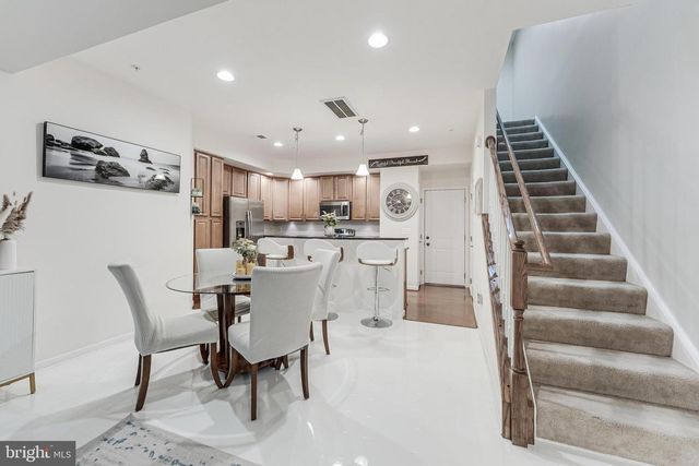 6908 KONA DR, Gainesville, VA 20155