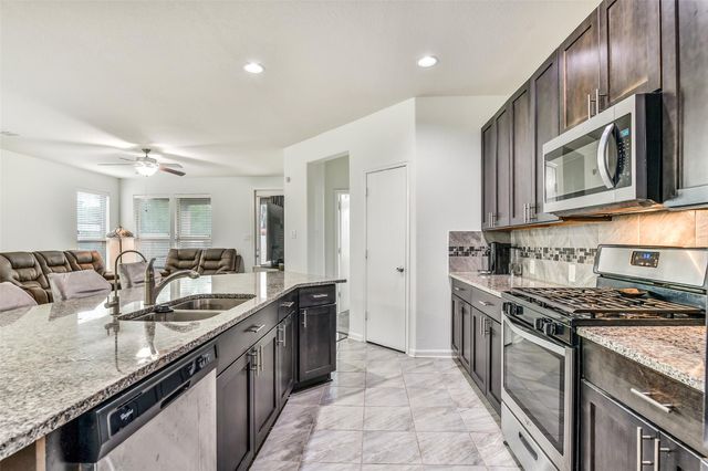 1611 Cintola Lane, League City, TX 77573