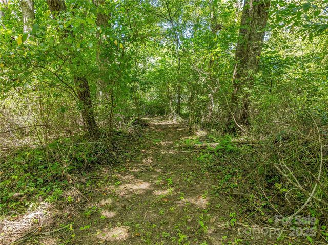 644 Walnut Valley Parkway, Arden, NC 28704