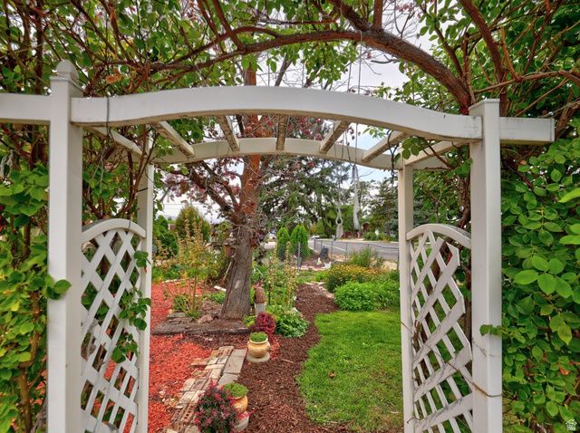 184 N 400 E, Pleasant Grove, UT 84062
