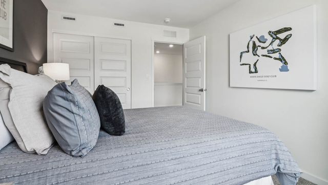 1870 keating Drive, Aurora, IL 60503