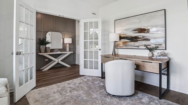 1870 keating Drive, Aurora, IL 60503