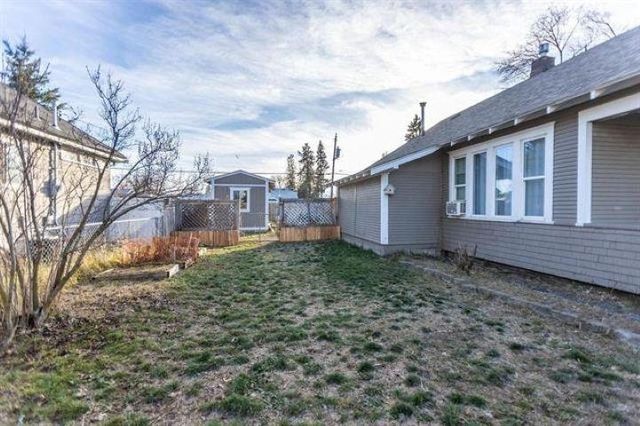 1030 E Sanson Ave, Spokane, WA 99207