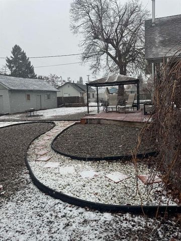 1030 E Sanson Ave, Spokane, WA 99207