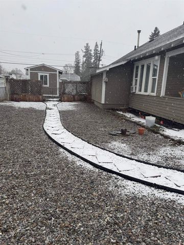 1030 E Sanson Ave, Spokane, WA 99207