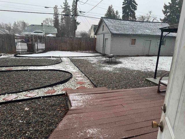 1030 E Sanson Ave, Spokane, WA 99207