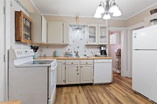 1030 E Sanson Ave, Spokane, WA 99207