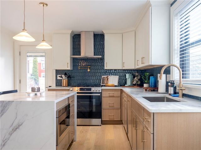 7 Dearborn Street 2, Newport, RI 02840