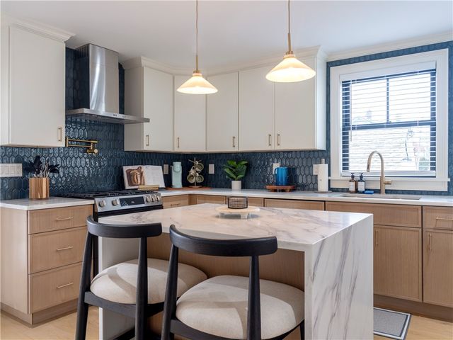 7 Dearborn Street 2, Newport, RI 02840