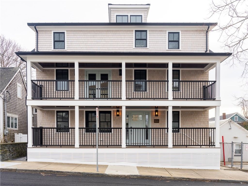 7 Dearborn Street 2, Newport, RI 02840