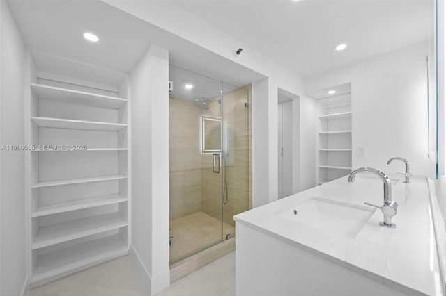 2843 S Bayshore Drive 5F, Miami, FL 33133