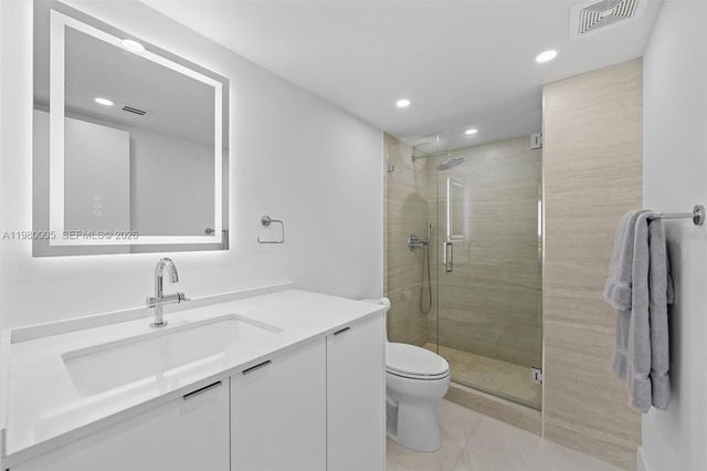 2843 S Bayshore Drive 5F, Miami, FL 33133