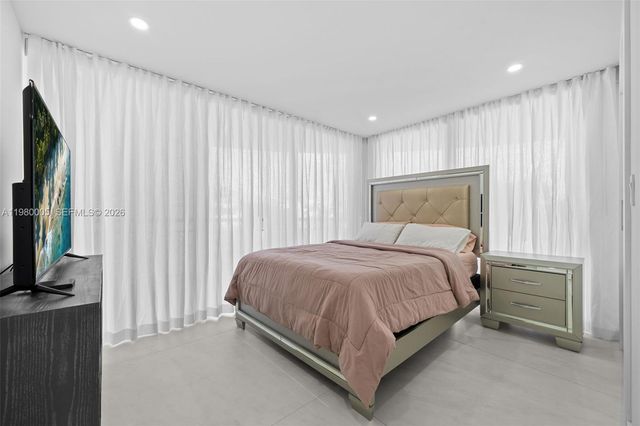 2843 S Bayshore Drive 5F, Miami, FL 33133