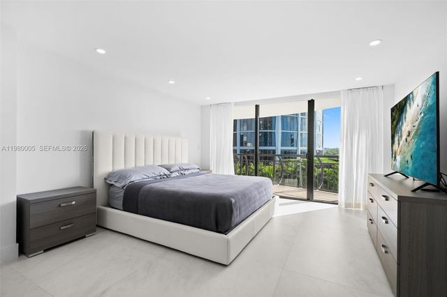 2843 S Bayshore Drive 5F, Miami, FL 33133
