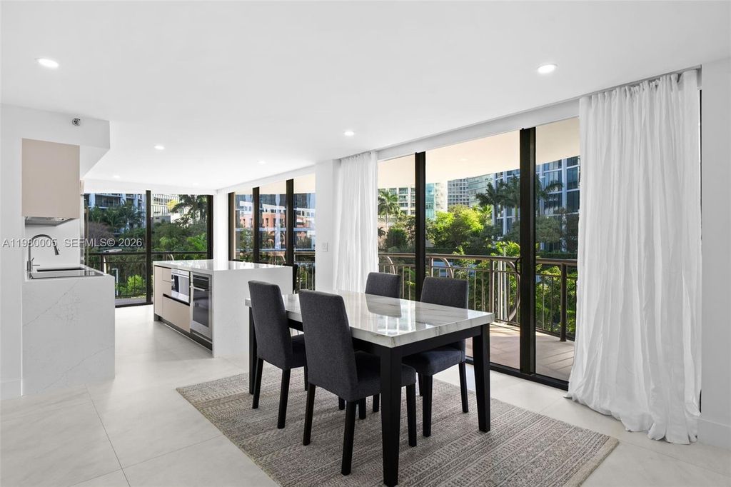 2843 S Bayshore Drive 5F, Miami, FL 33133