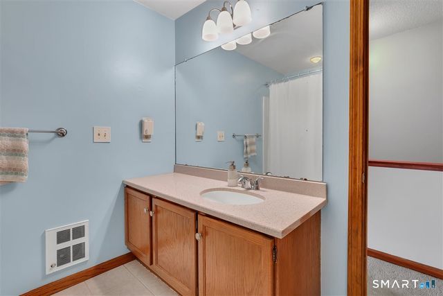 104 Oakland Street A, Manchester, CT 06042