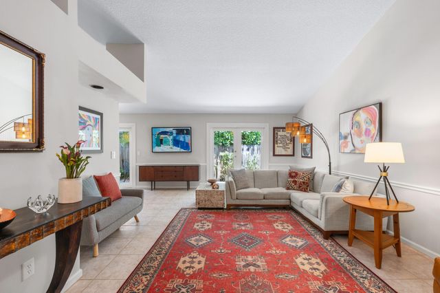 433 Goldenwood Way, Wellington, FL 33414