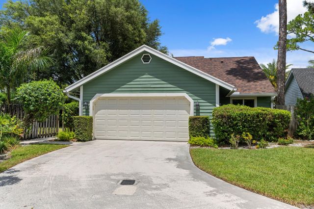 433 Goldenwood Way, Wellington, FL 33414