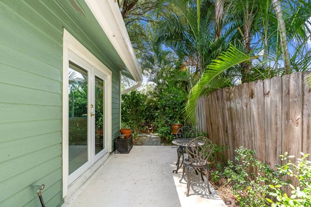 433 Goldenwood Way, Wellington, FL 33414