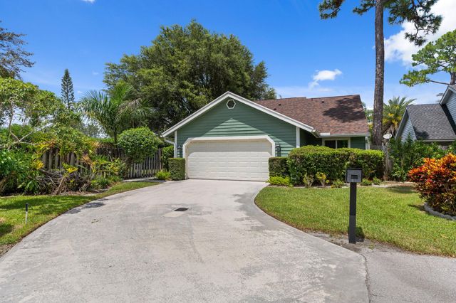 433 Goldenwood Way, Wellington, FL 33414