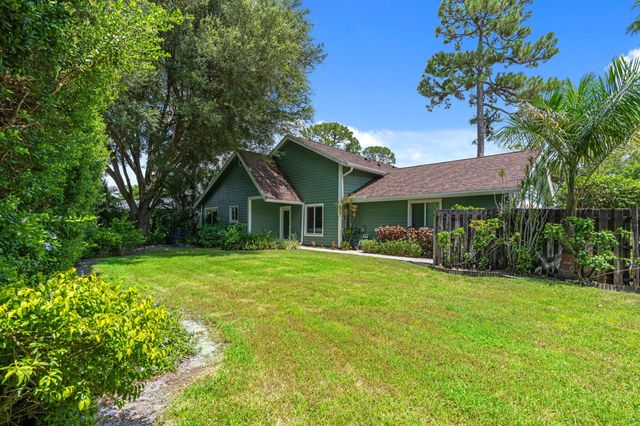 433 Goldenwood Way, Wellington, FL 33414