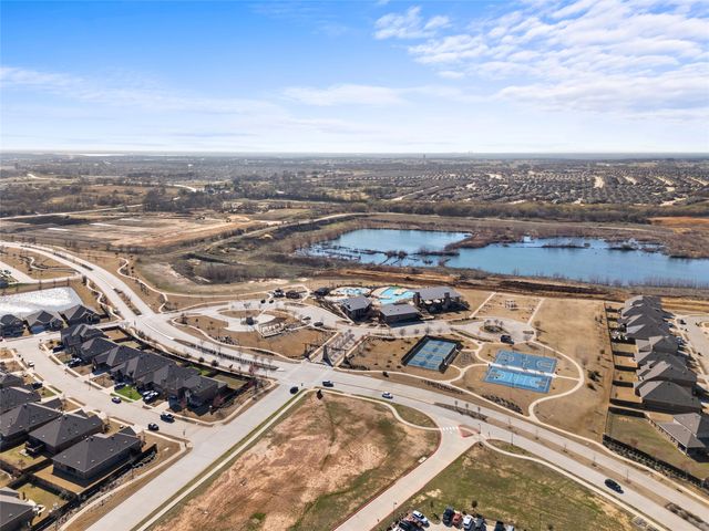 10912 Gold Pan Trail, Aubrey, TX 76227