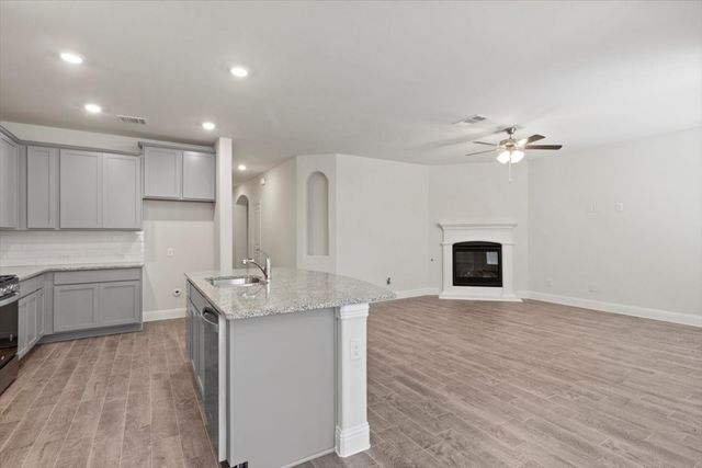 10912 Gold Pan Trail, Aubrey, TX 76227