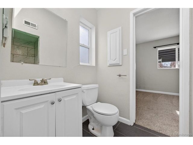 901 Racine St, Aurora, CO 80011